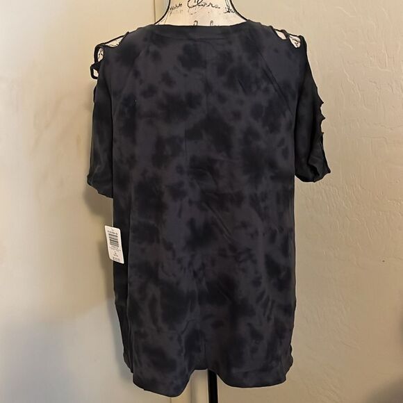 Torrid SoundGarden Gray Distressed Tie Dye Cutout Graphic Shirt Boho Alternative - Picture 8 of 15